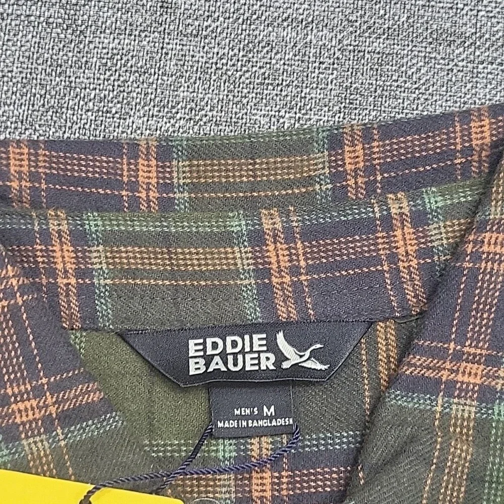 Eddie Bauer Mens Flannel Shirt Medium Size Green Button Front Long Sleeves Top